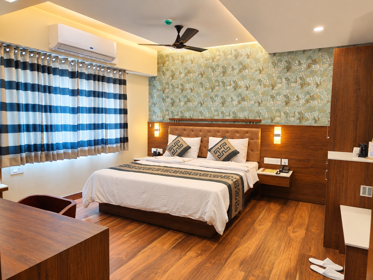 Suite AC Room